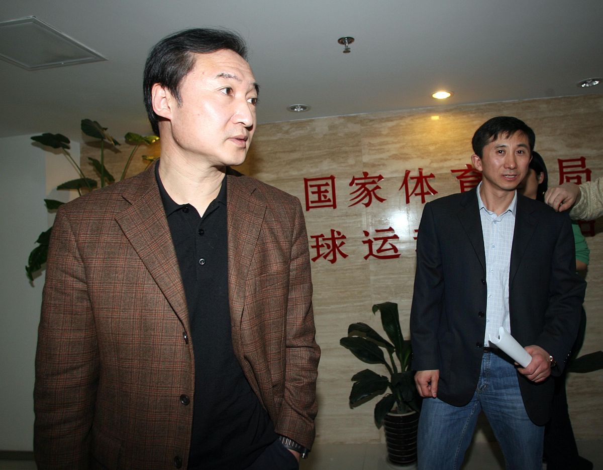 2008年2月27日,中国北京,中国篮球协会召开新闻发布会,通报姚明伤情处