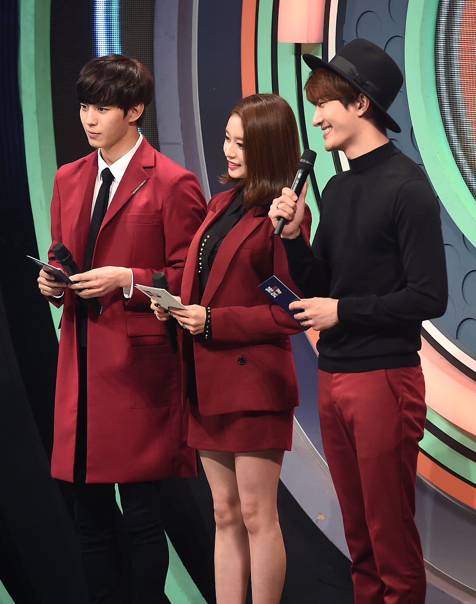 2015年10月14日讯,首尔,《the show4》公开直播现场.***_***周密 hong