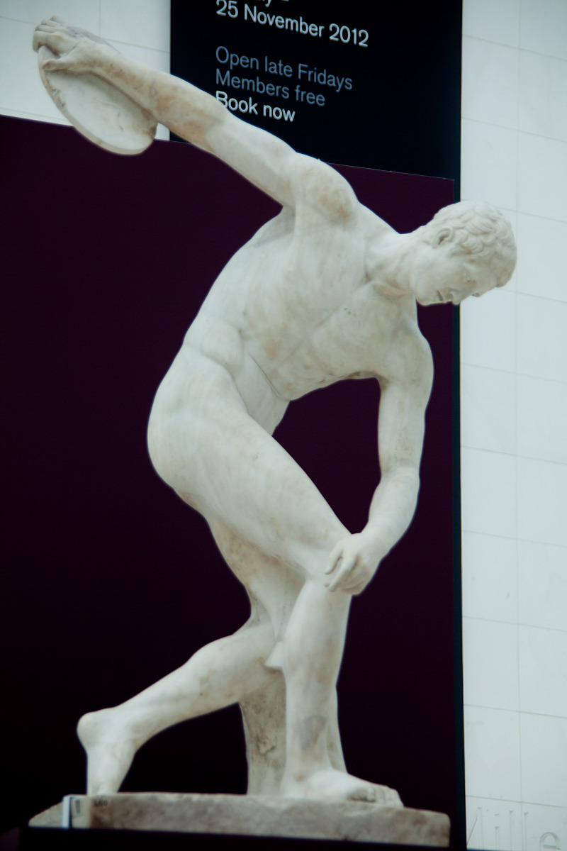 风格分析 | 掷铁饼者：古希腊雕塑艺术的经典之作