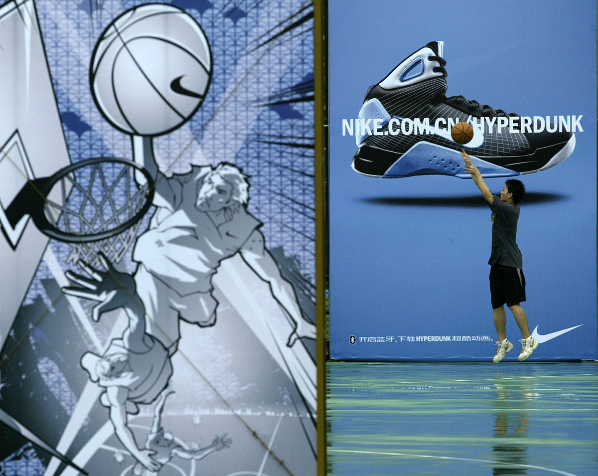 Slam Dunk: The Ultimate Basketball Play - Definition, Styles, and Excitement