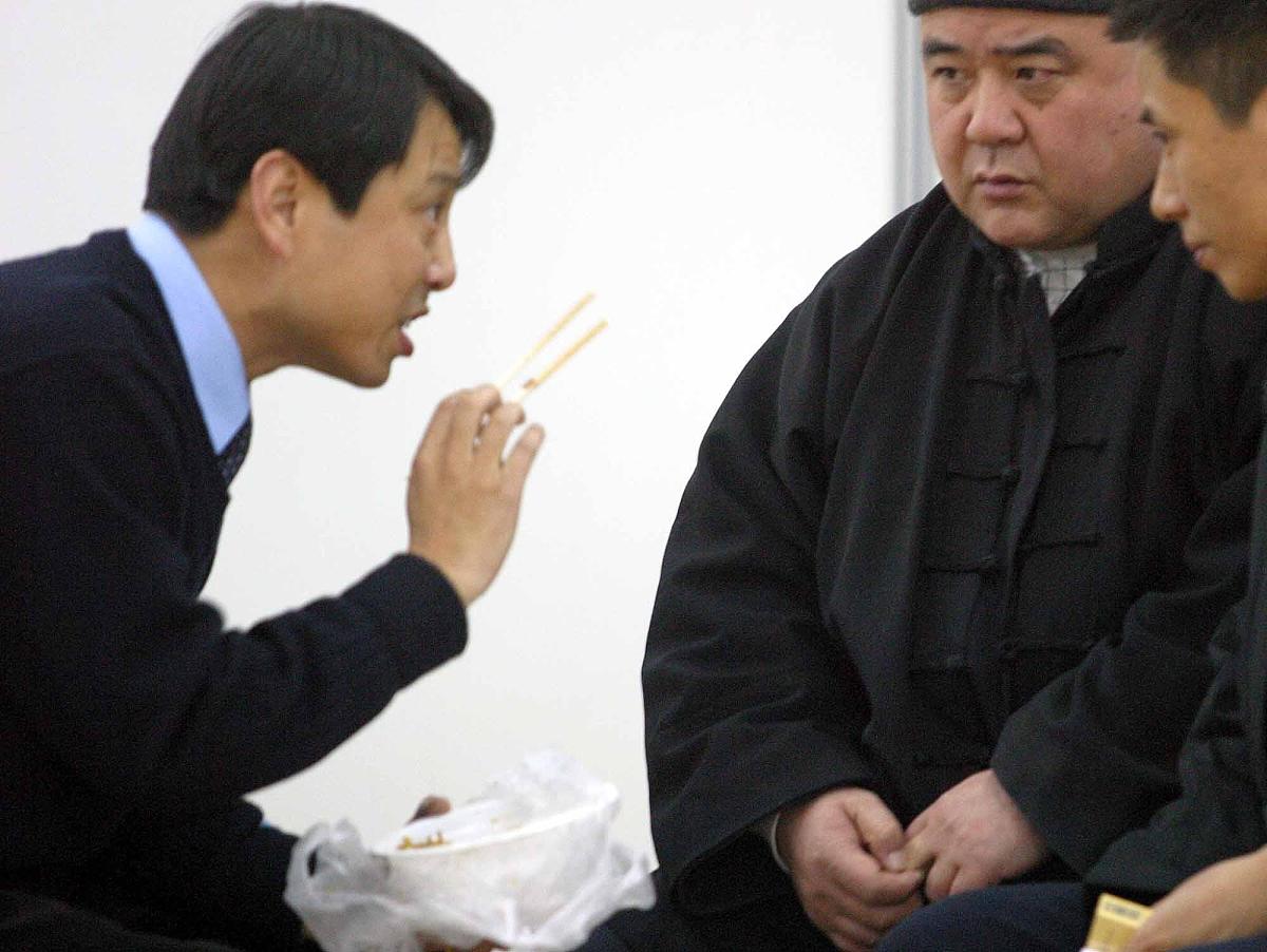 为什么小鸟要在水果店买水果？ - 笑话大全