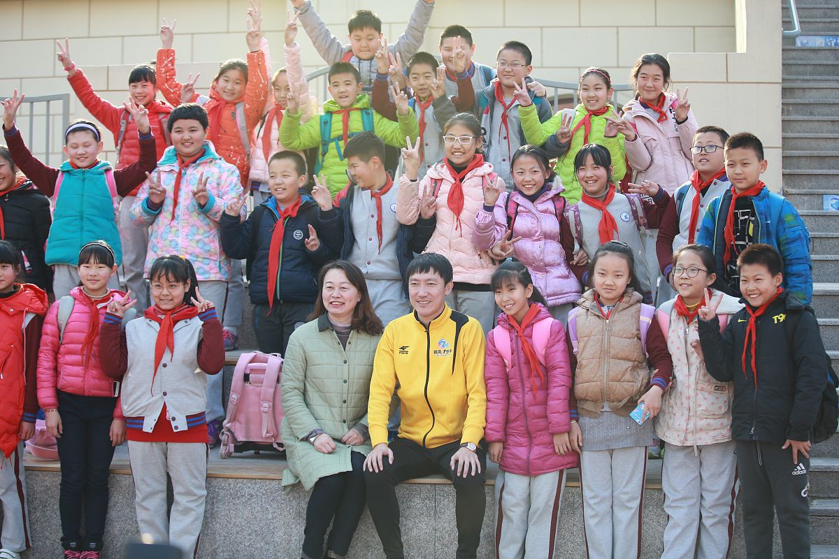 2017年03月09日,山东省青岛市,国内退役球星携手多特蒙德青训教练办"