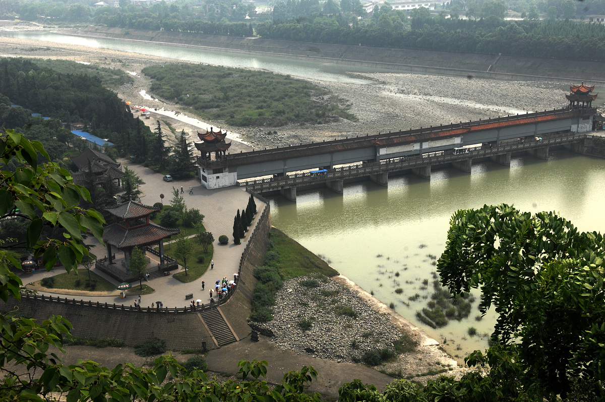 古代涉水工程案例分析：大运河与都江堰