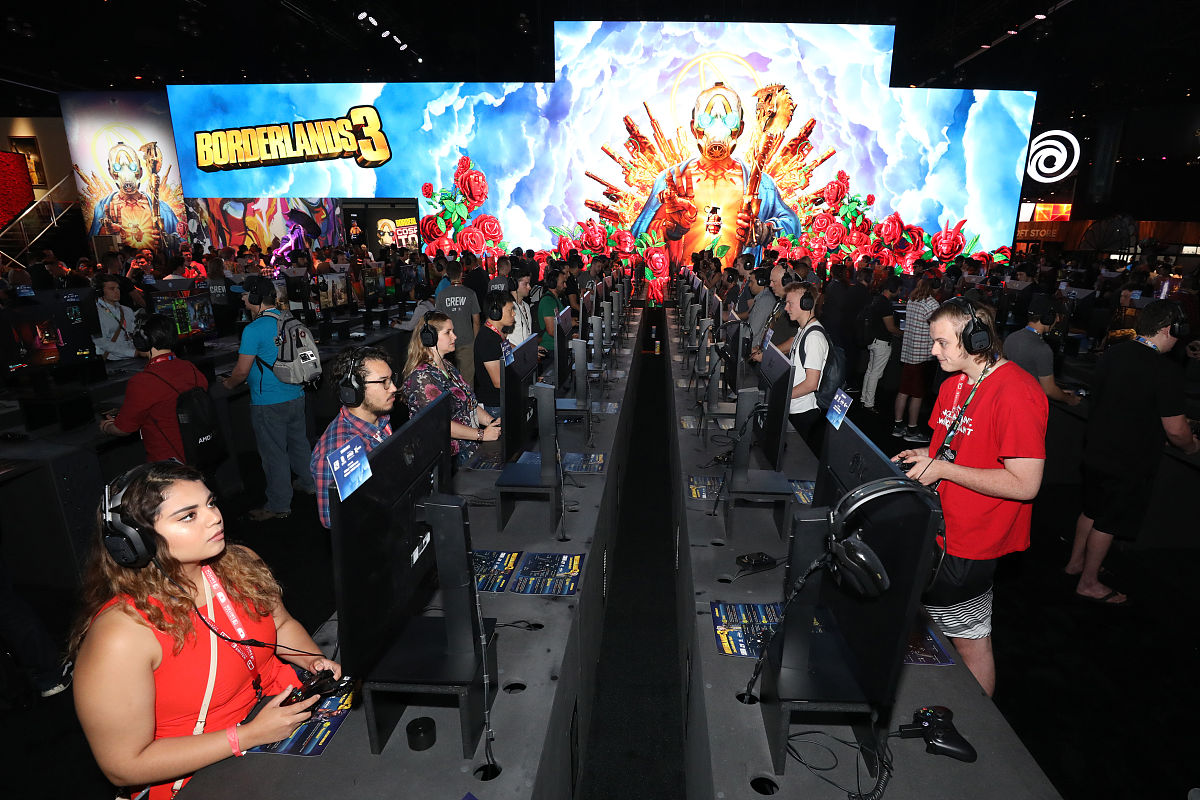 将下面json内容翻译为中文并保持json格式：comment Fans thought an actress online resume had officially confirmed the next mainline Borderlands game title Borderlands 4 Actually Wasnt Confirmed by Voice Actress Resume D