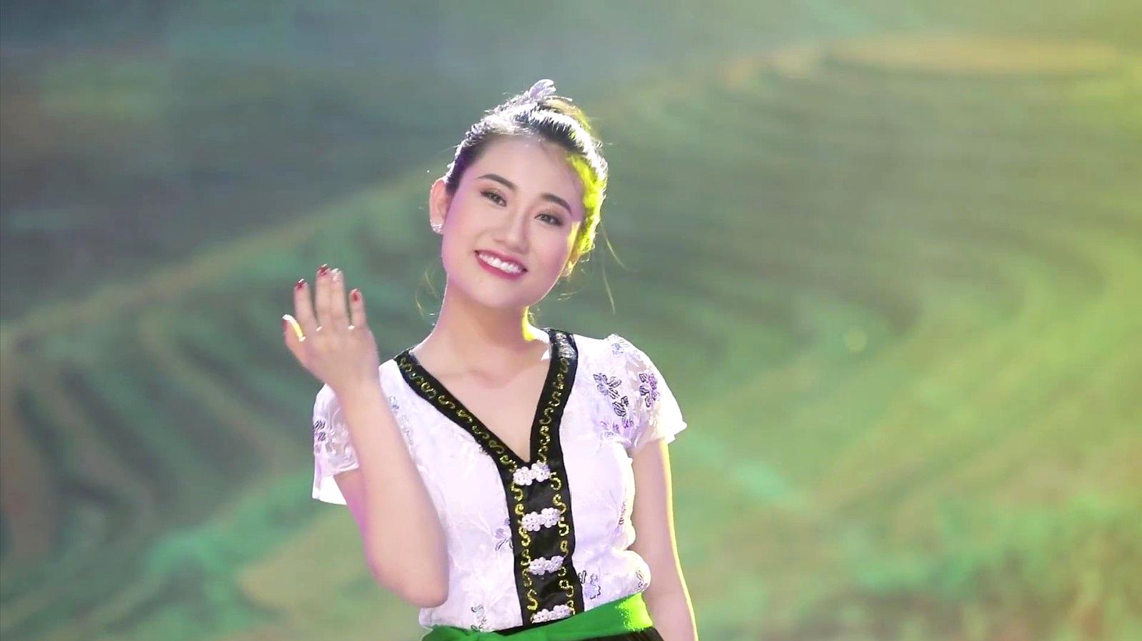 [图]好听的越南抒情歌曲《Chín Bậc Tình Yêu Huyền Thương》