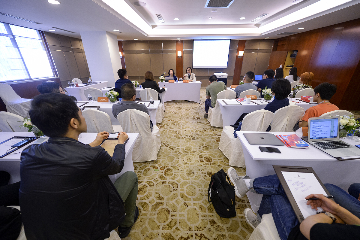 请对小节内容招商信诺人寿保险公司培训体系缺乏个性化的培训方案进行写作可以适当举例说明保证写作内容的合理性写作过程可以植入案例和数据进行说明不要乱写：