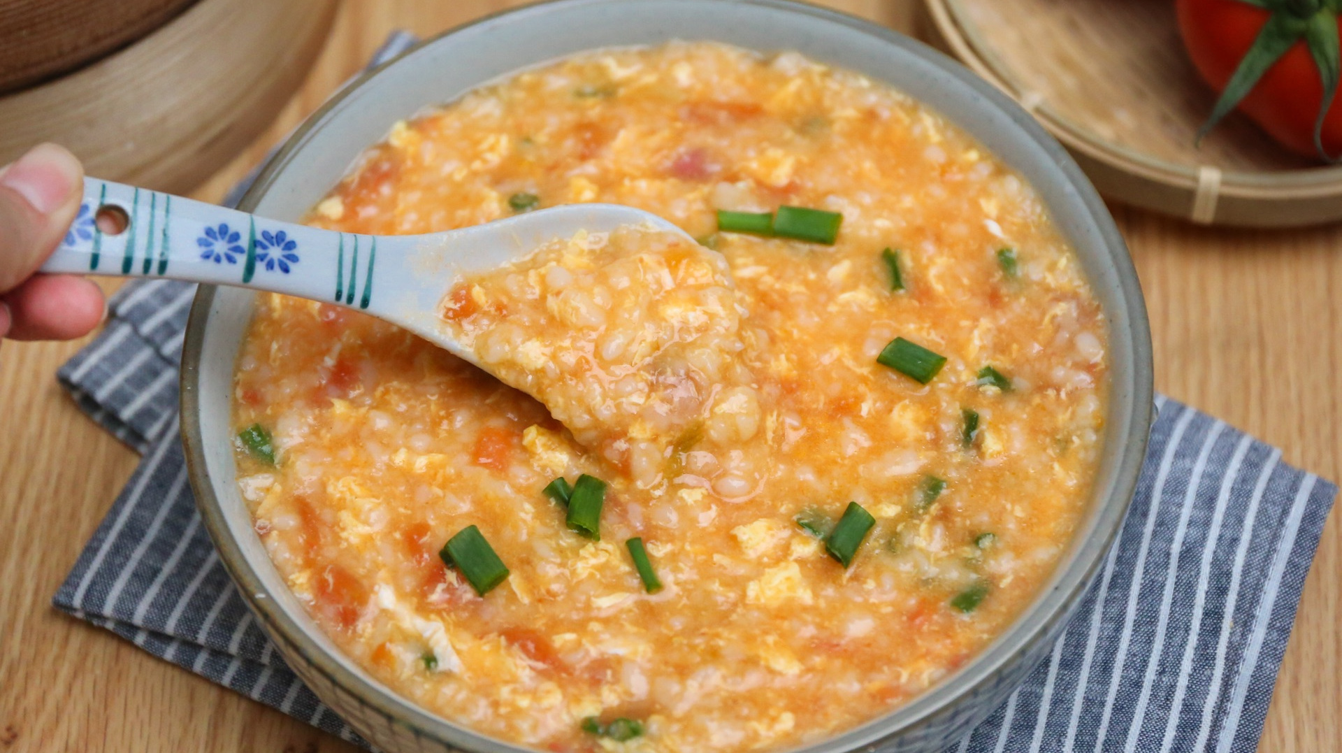 番茄疙瘩汤家常做法,农村妈妈教你这样拌疙瘩,每次都能喝2碗!