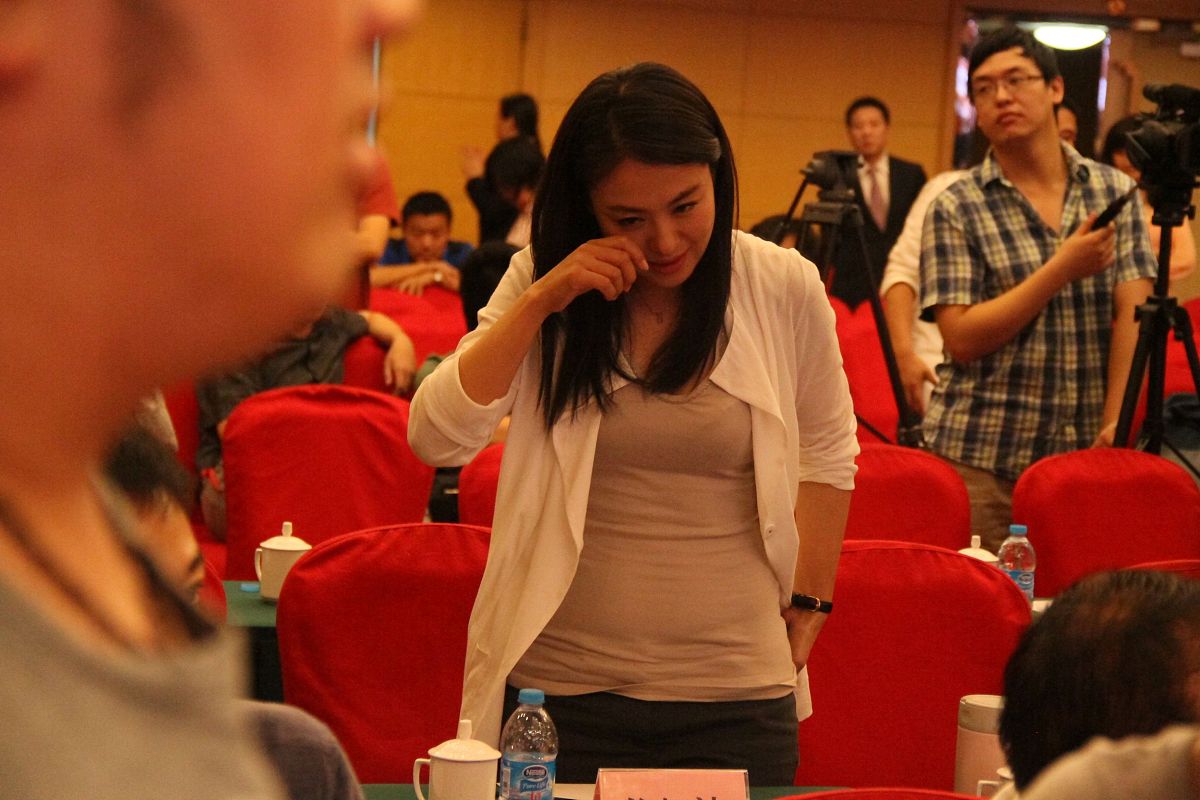 穿越民国：中年男子张定溢的奇幻之旅