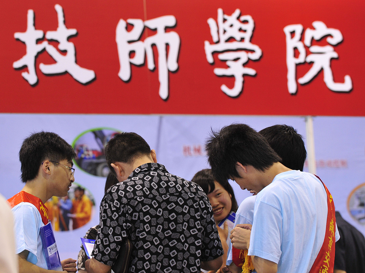 陕西高中中专学校专业大全：文理工商艺等热门专业一览