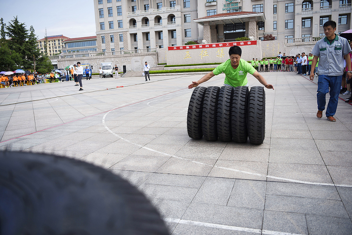 运动会加油稿：为梦想而战，为荣耀而拼！