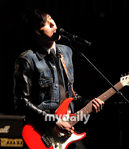 2012年3月26日,韩国音乐组合cnblue于上午在首尔举行了面向国内外媒体