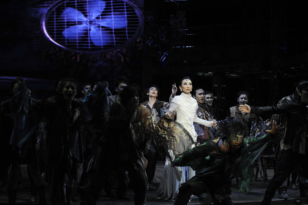 2008年9月26日,北京,国产音乐剧《蝶》举行原有版本的最后一场绝版演