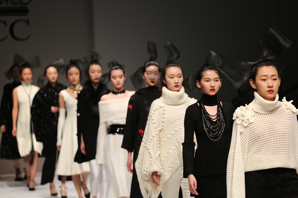 四川省服装艺术学校2019年招生简章 - 培养服装设计、营销、制作人才