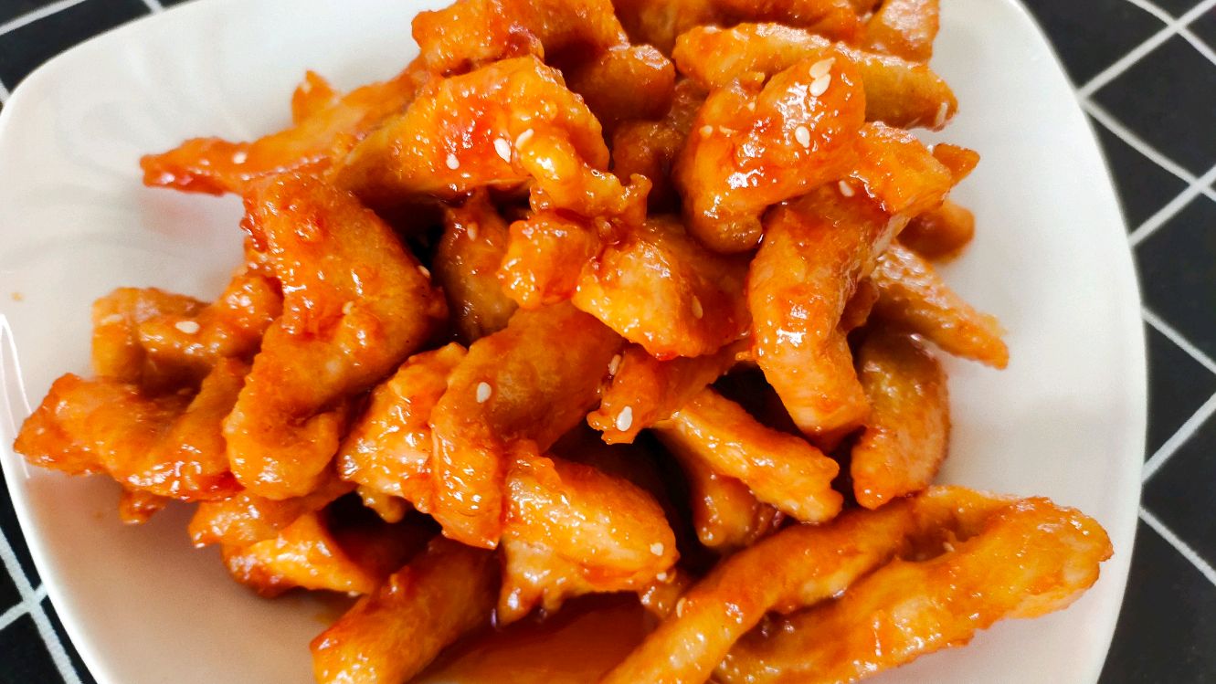 这才是鸡胸肉最好吃的做法,裹上番茄酱酸甜可口,一次二斤不够吃