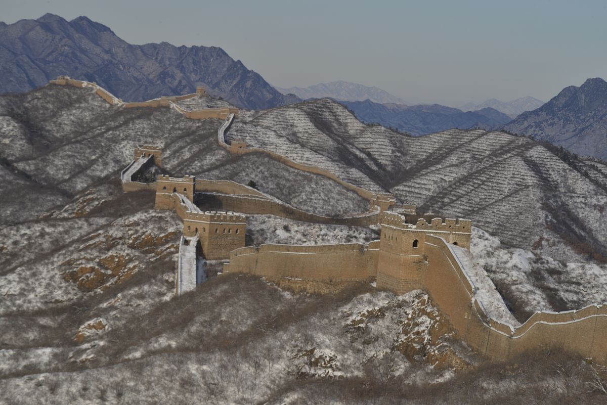 (如需下载使用,请务必署名:周万萍/视觉中国)2019年12月17日,河北承德