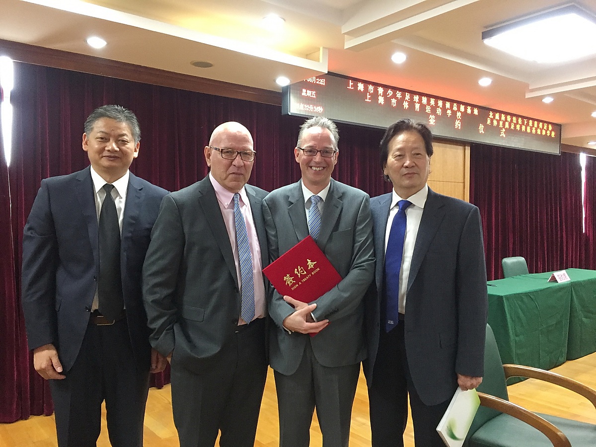 你是西北工业大学的一名学生需要你写一篇文章介绍和学习一名西工大的知名校友