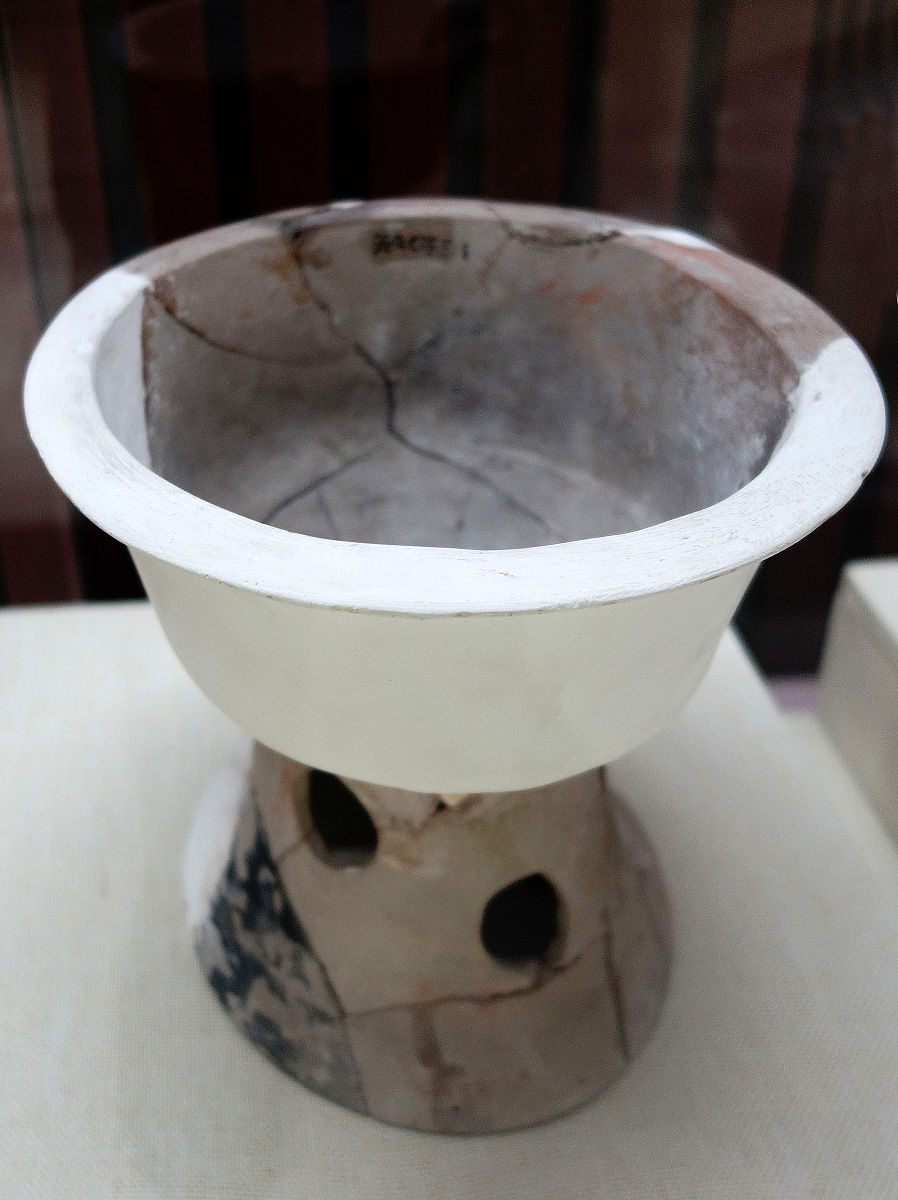 2016年11月25日,呼和浩特市,红陶簋,新石器时代,内蒙古师范大学博物馆