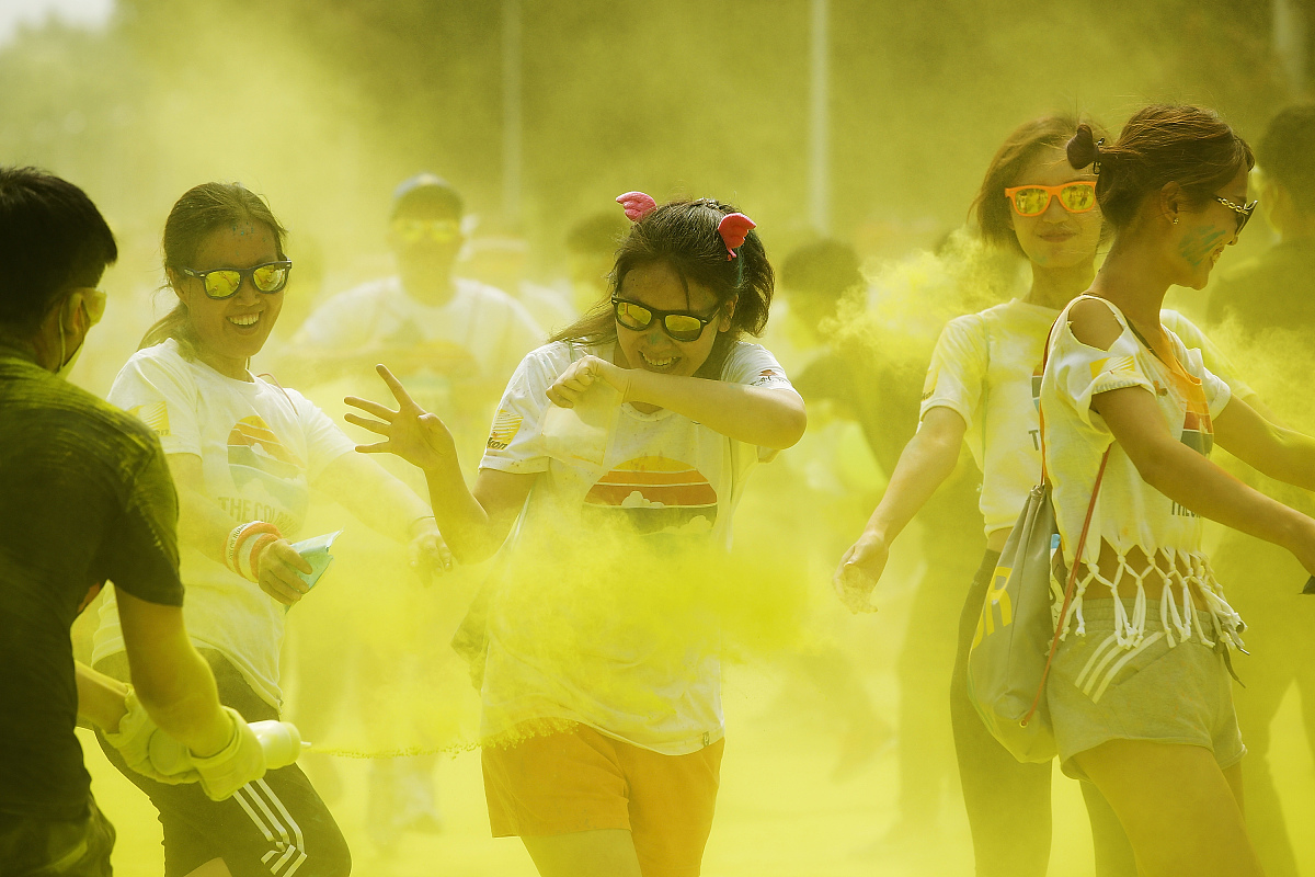 2017年6月17日,北京,2017 the color run彩色跑北京站在丰台园博园开