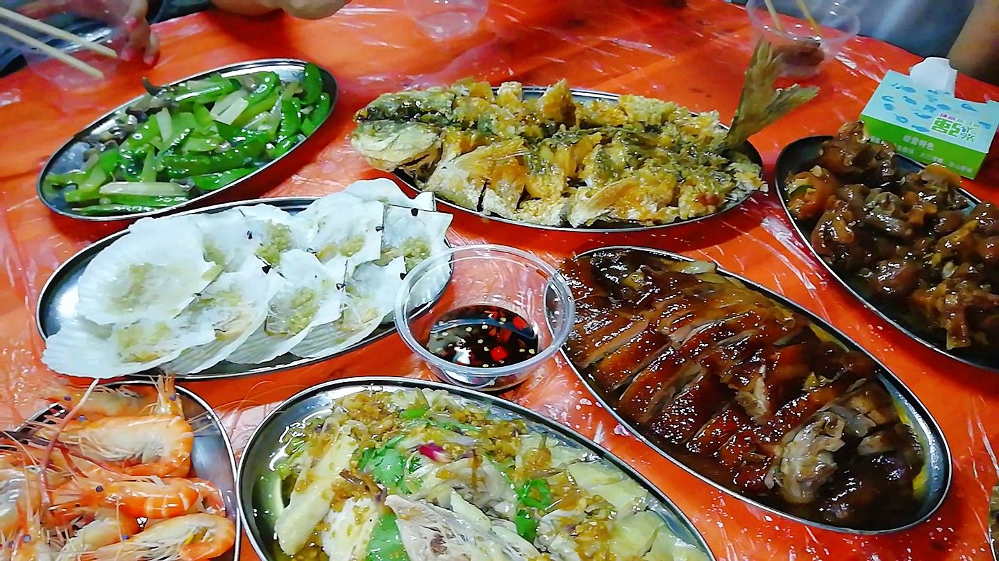 广东农村办满月酒,大厨一班娘子军,这样的饭菜你见过吗