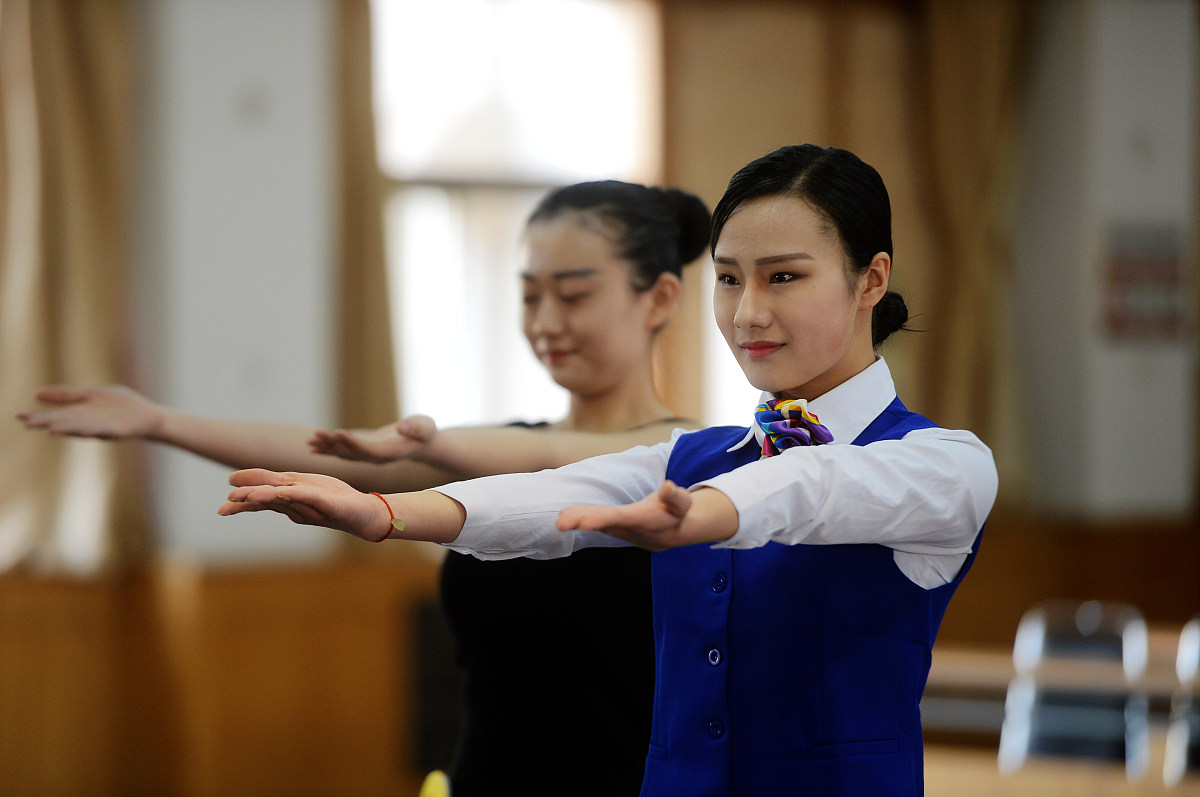 平邑汽车维修学校高铁乘务好不好？有什么招生要求