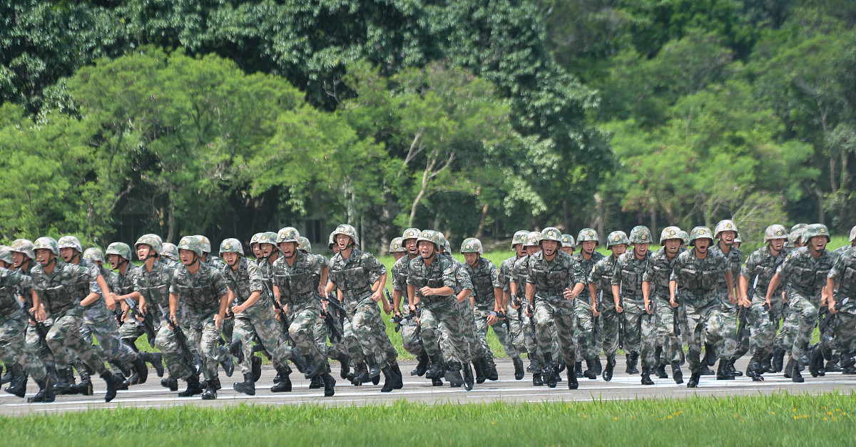 军训诗歌：热血青春，意志如钢