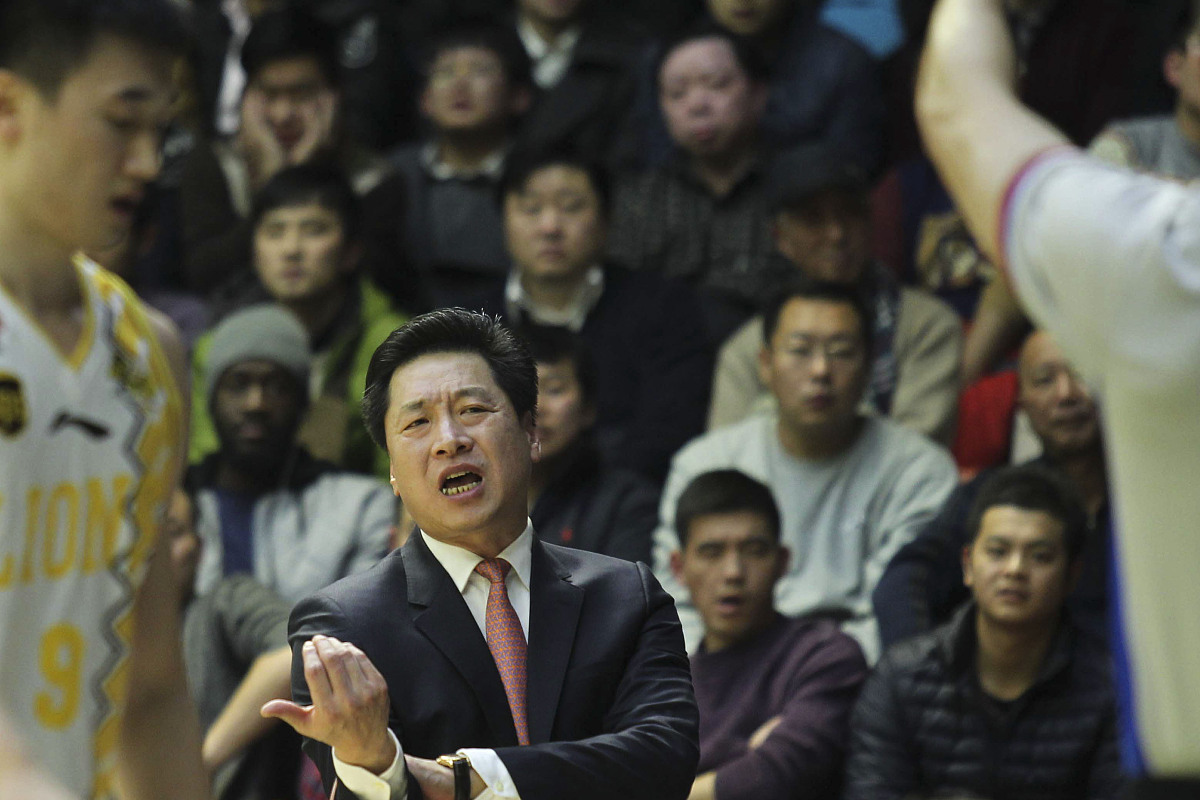 冯巩讽刺国足事件引发思考与讨论