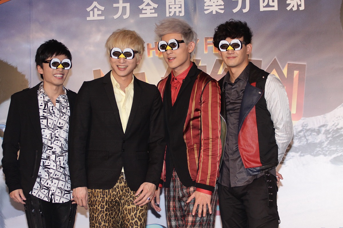 2011年11月23日,台北,lollipops <strong>f</strong>为动画电影《快乐脚》宣传.