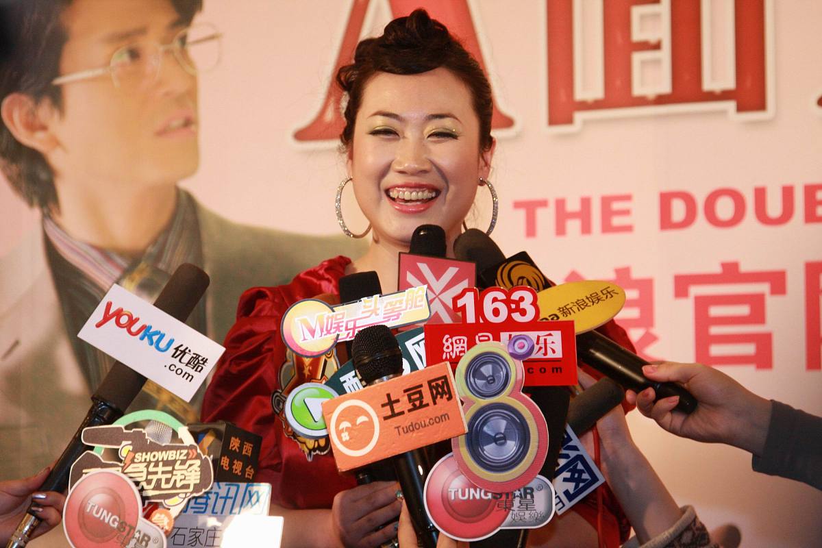 2010年2月28日,北京,首部涉及精神病题材电影《a面b面》发布会.***_**