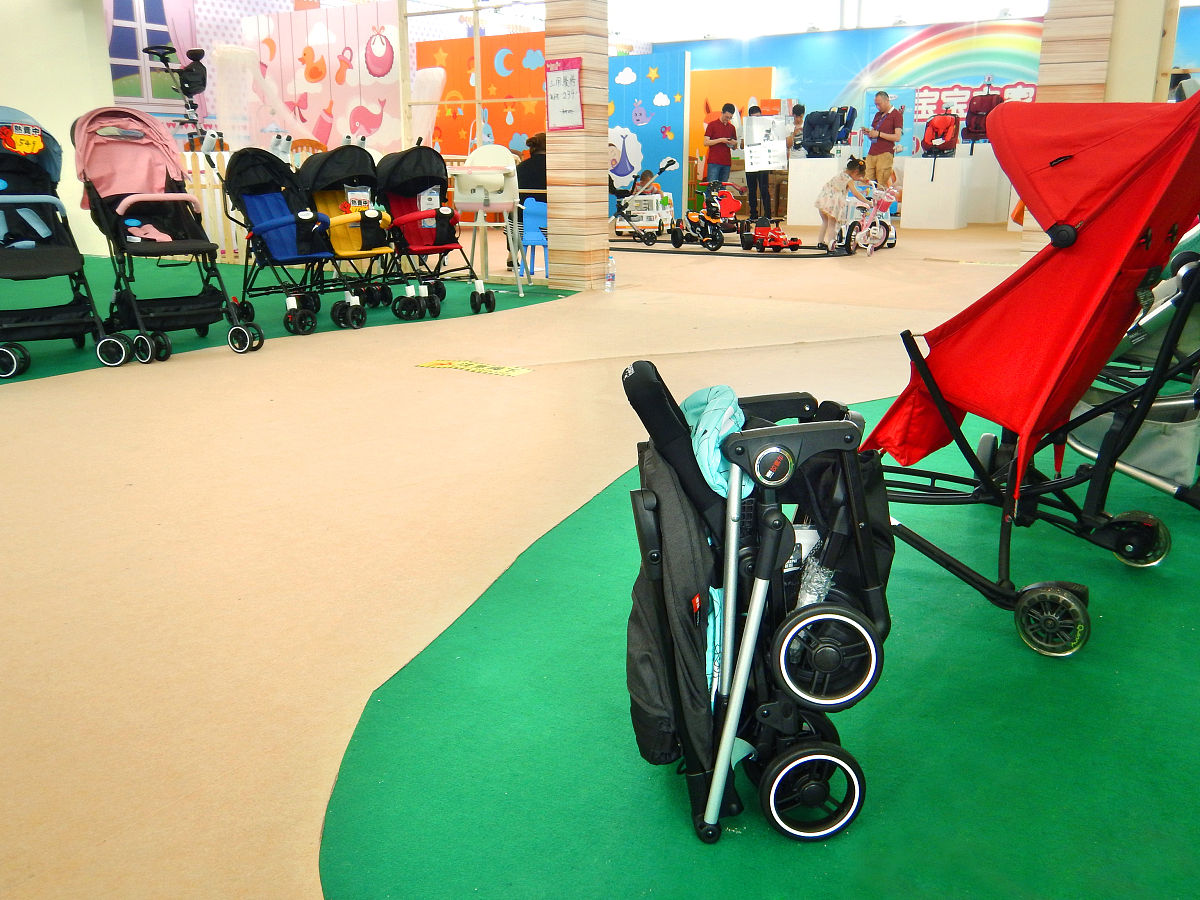 十个月宝宝可以坐学步车吗