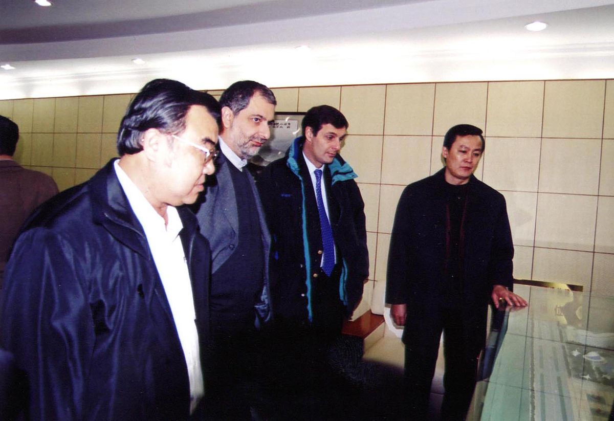 2005年3月18日,亚洲篮球协会官员到秦皇岛市奥体中心体育馆考察布置场