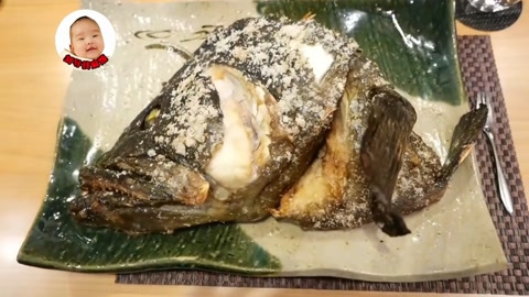 日本料理大石斑鱼寿司,看料理过程后还是多花点钱去馆子吃吧!