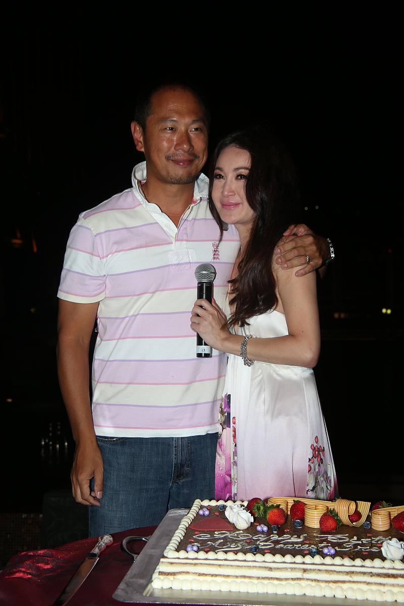 写一些庆祝老公生日快乐的短信