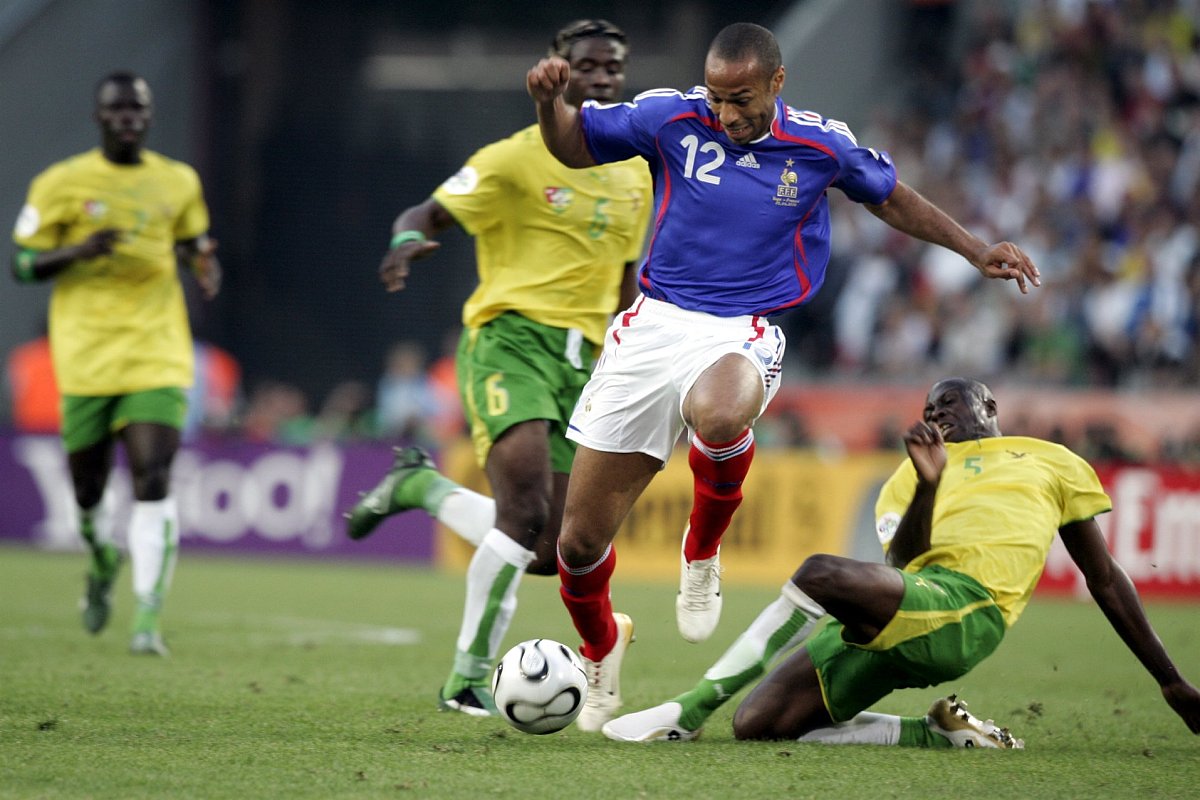 2006年6月23日,世界杯g组,法国2-0击败多哥.马阿科托  ㏄hotopqr/le p