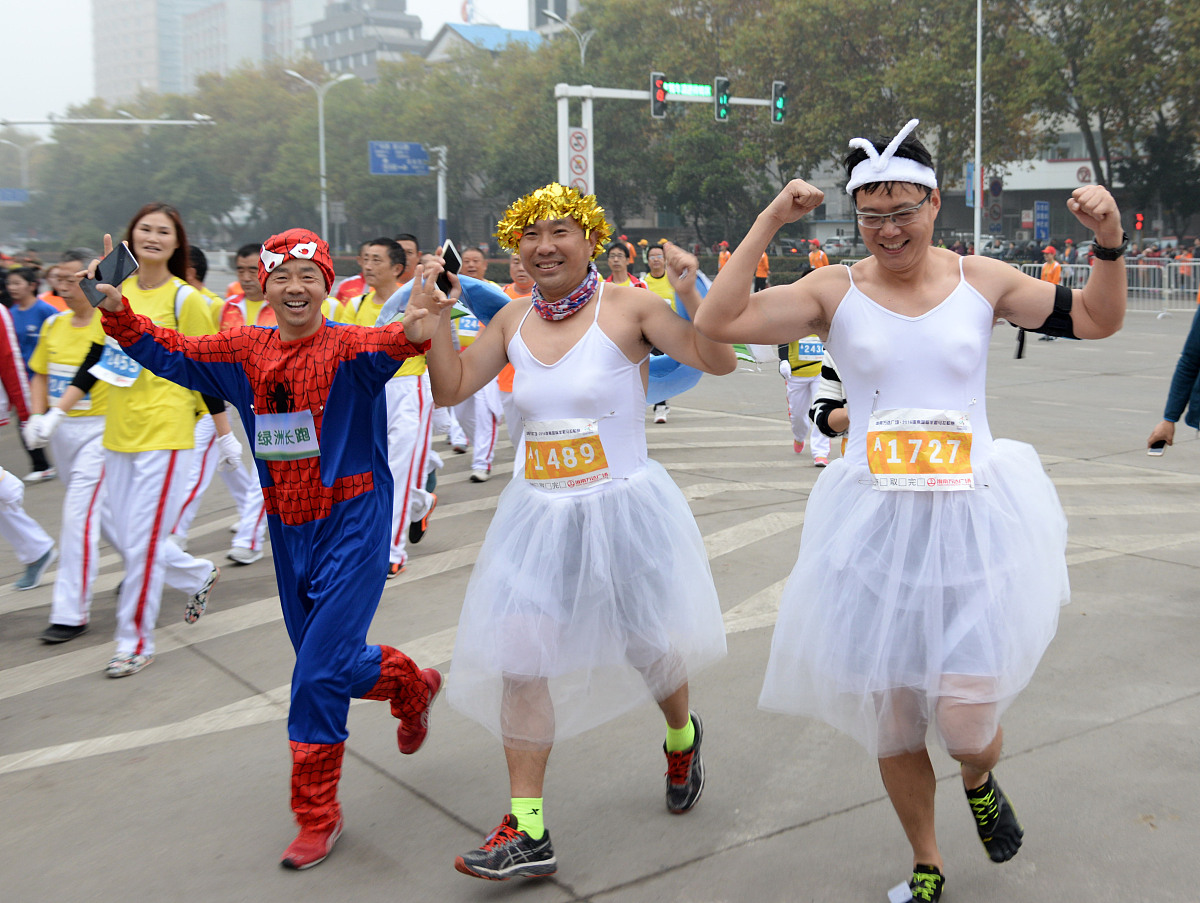 运动会爆笑开幕：准备好迎接你的避雷针了吗？