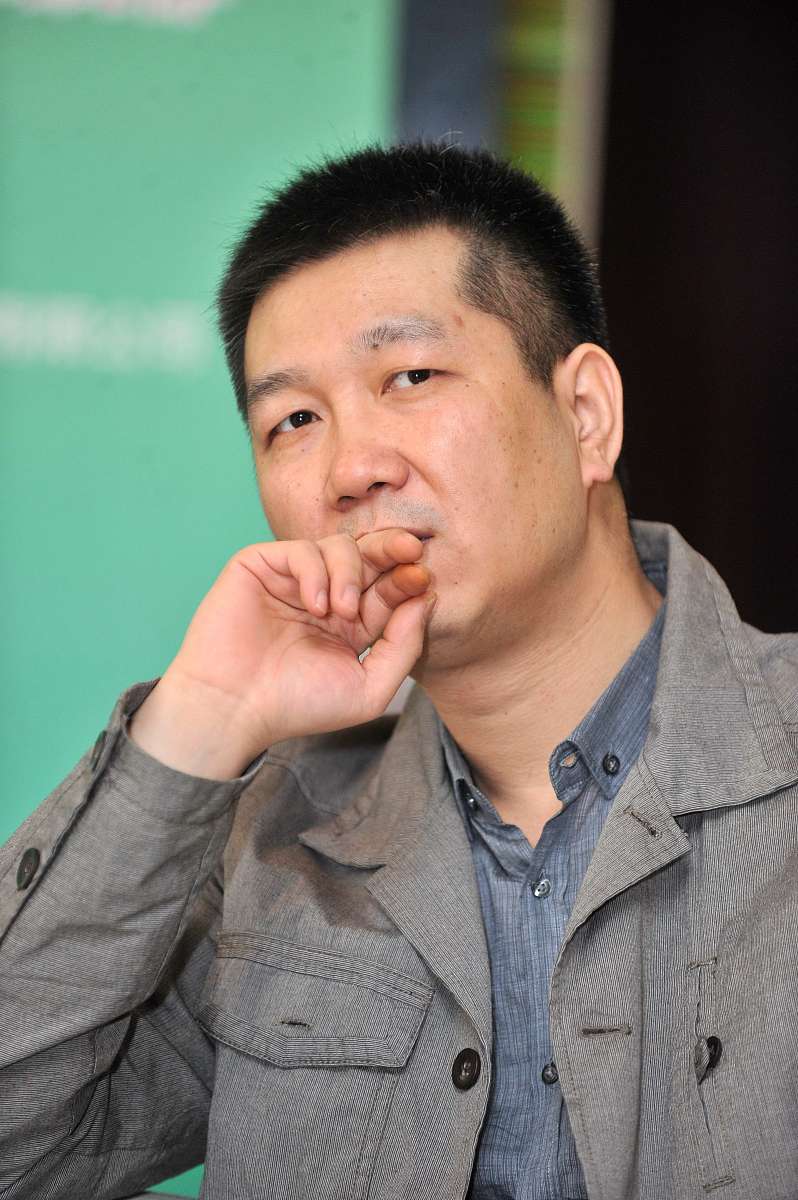 2012年2月15日,北京,《穿"动物园"的女编辑》小说首发式举行.***_***