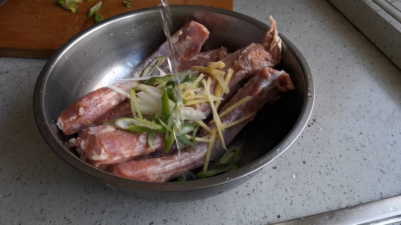 麻辣鲜香的武汉鸭脖,自己在家就能做,味道比外面买的更好