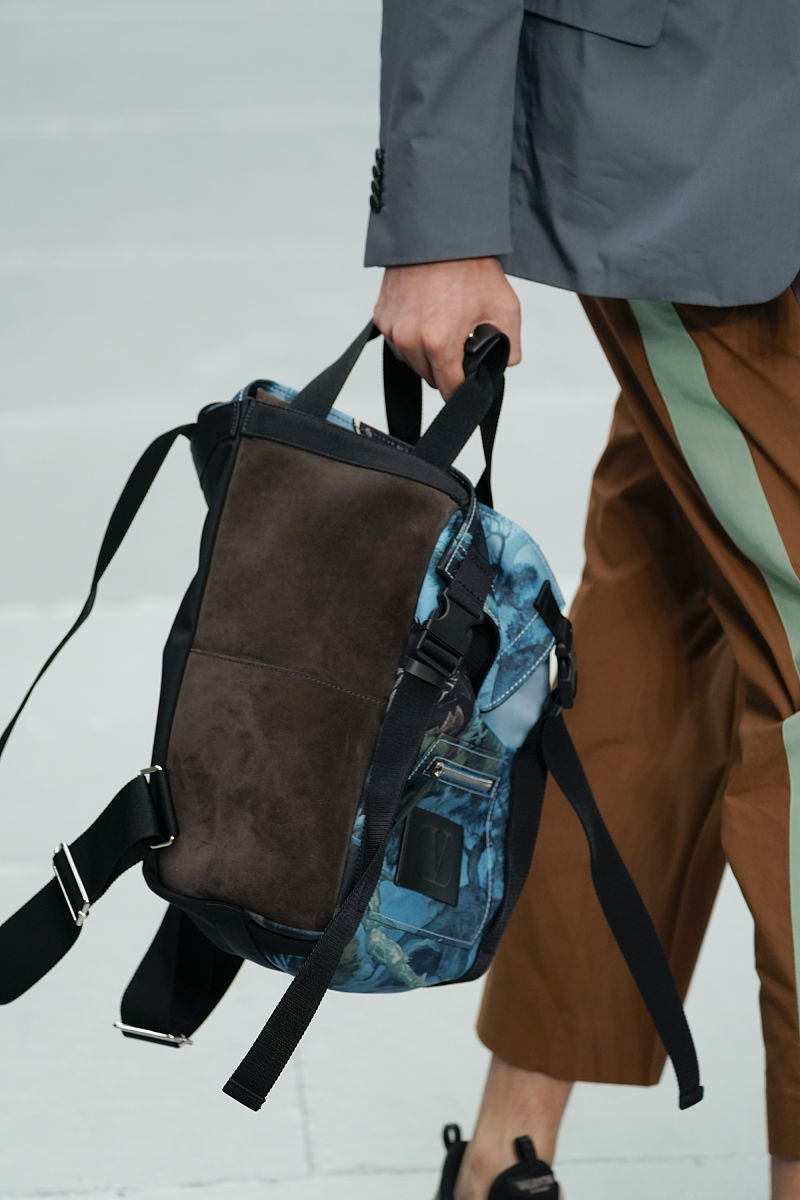 当地时间2019年6月19日,法国巴黎,2020春夏巴黎男装周:valentino 品牌