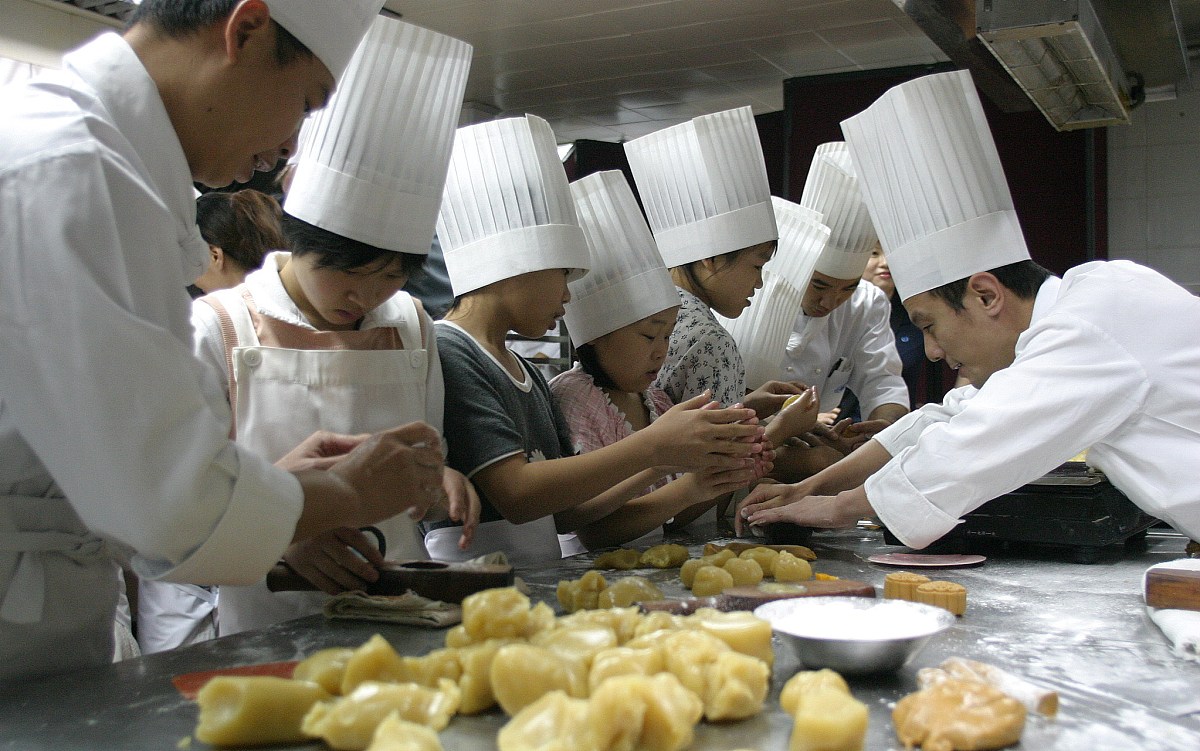 天津新东方烹饪学校短期培训课程：烘焙、西餐、中餐等丰富选择