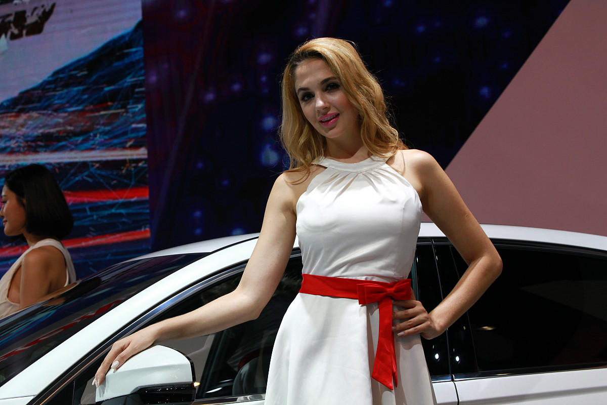 成都华商理工学校2019汽车整形技术专业招生