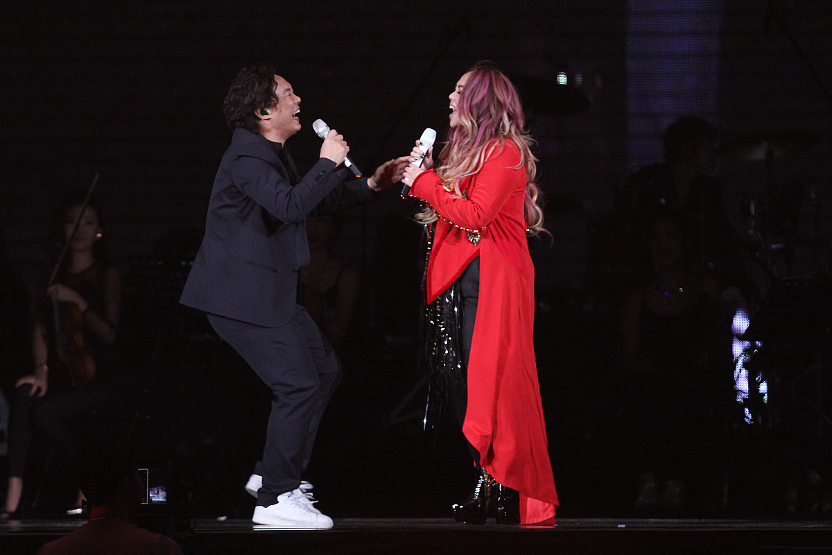 2015年4月8日,台北,张惠妹"乌托邦世界巡城演唱会"第四场.***_***陈奕