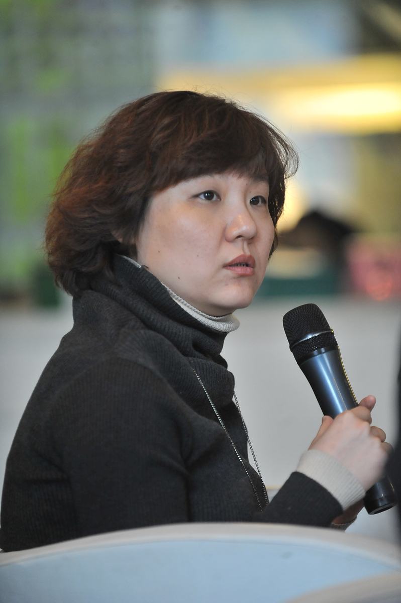 2012年2月15日,北京,《穿"动物园"的女编辑》小说首发式举行.***_***