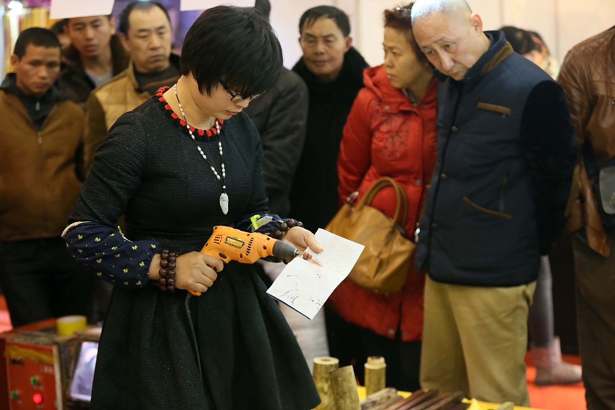 江西电子工业中等专业学校珠宝玉石加工与营销专业招生介绍 - 培养高素质人才，助力行业发展