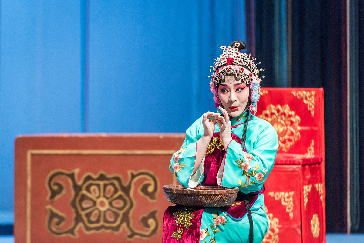 2017年03月15日,上海,上京青年演员上海大剧院演绎京剧《柜中缘》并与