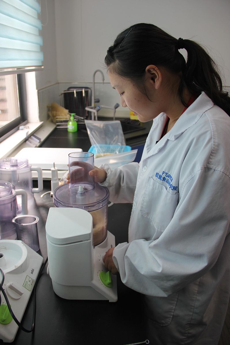 肇庆市三只松鼠仓库管理优化问题研究：论文结构与调查问卷内容