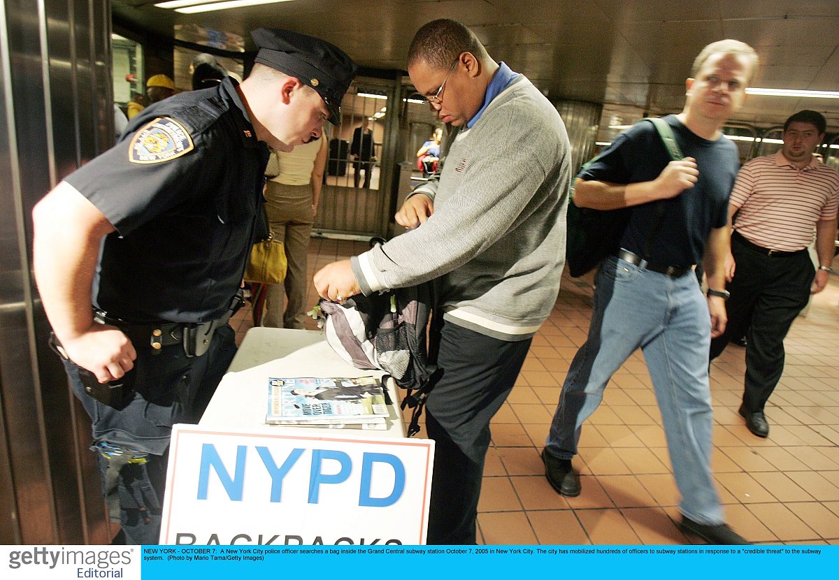 银行柜员需要持枪证吗？美国的情况 | 详细解析