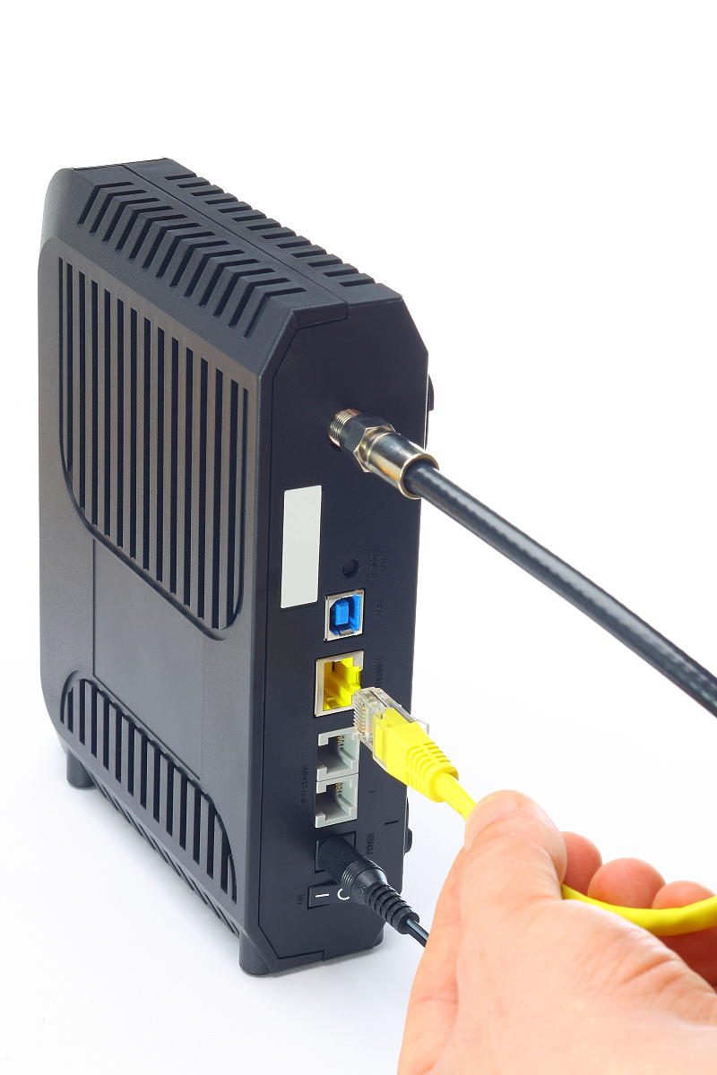USRP B210 电源适配器使用指南：如何正确连接电源