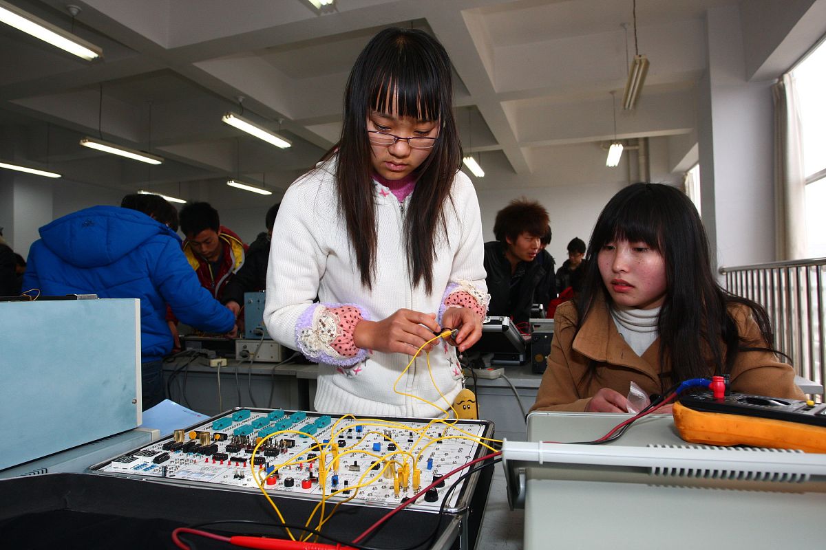 天津渤海职业技术学院五年制大专有高铁乘务专业吗？