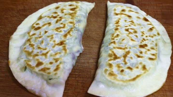 自从李姐做了一次“地软豇豆饼”,我家餐桌上就少不了这个饼了!