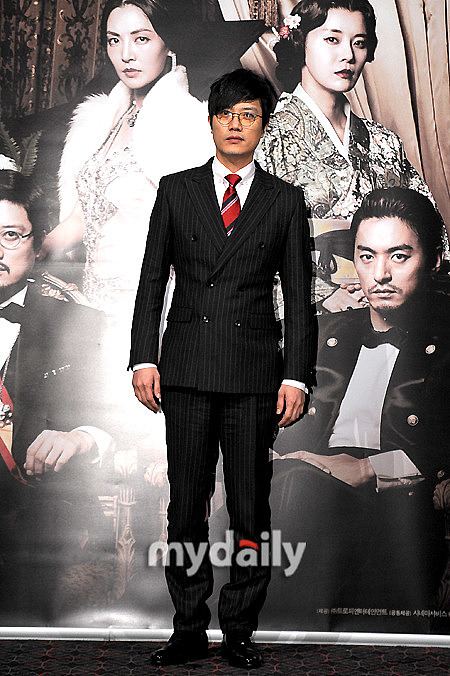 写一篇主角为男性。姓名是白承政与一名男性名叫高瑞的爱情故事