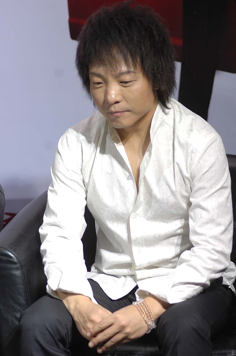 2008年11月11日,北京,电影《爱情呼叫转移2》官网启动仪式举行.许巍++